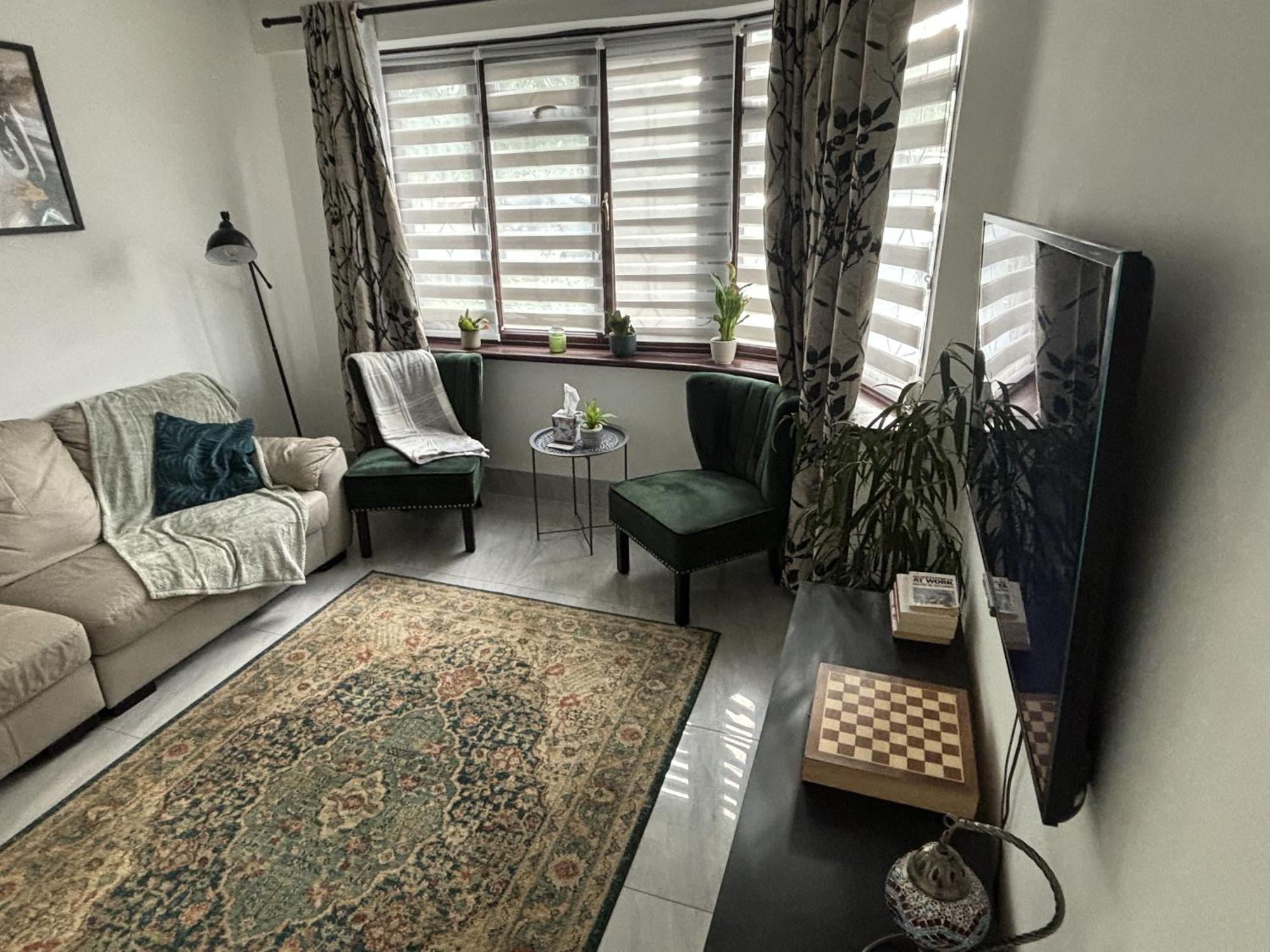 Charming And Cosy London Home, Garden, Parking & Family Fun ミッチャム エクステリア 写真